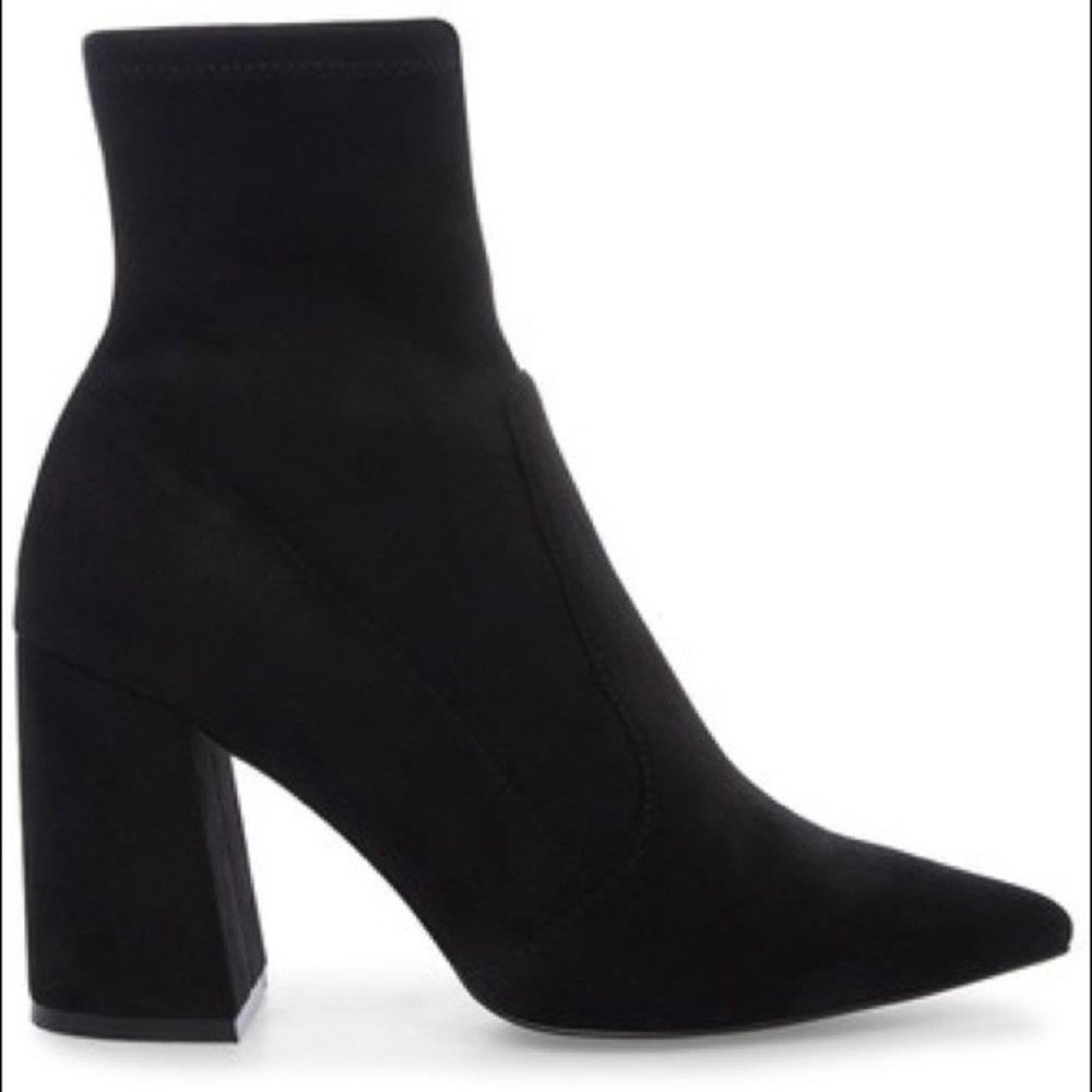 STEVE MADDEN - HELIX FAUX SUEDE BOOTIE - BLACK - 7 - NEVER WORN - BOX INCLUDED
